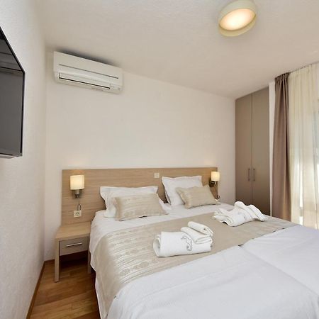 Apartamento In Olive Garden Starigrad Paklenica Exterior foto