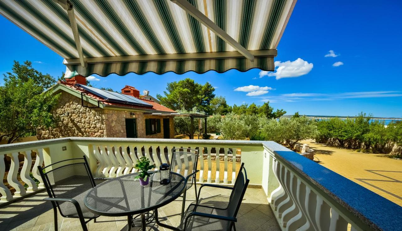 Apartamento In Olive Garden Starigrad Paklenica Exterior foto