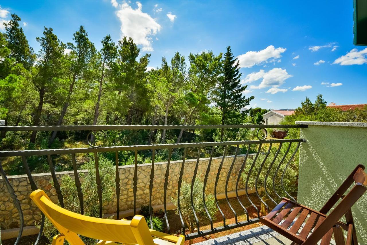 Apartamento In Olive Garden Starigrad Paklenica Exterior foto