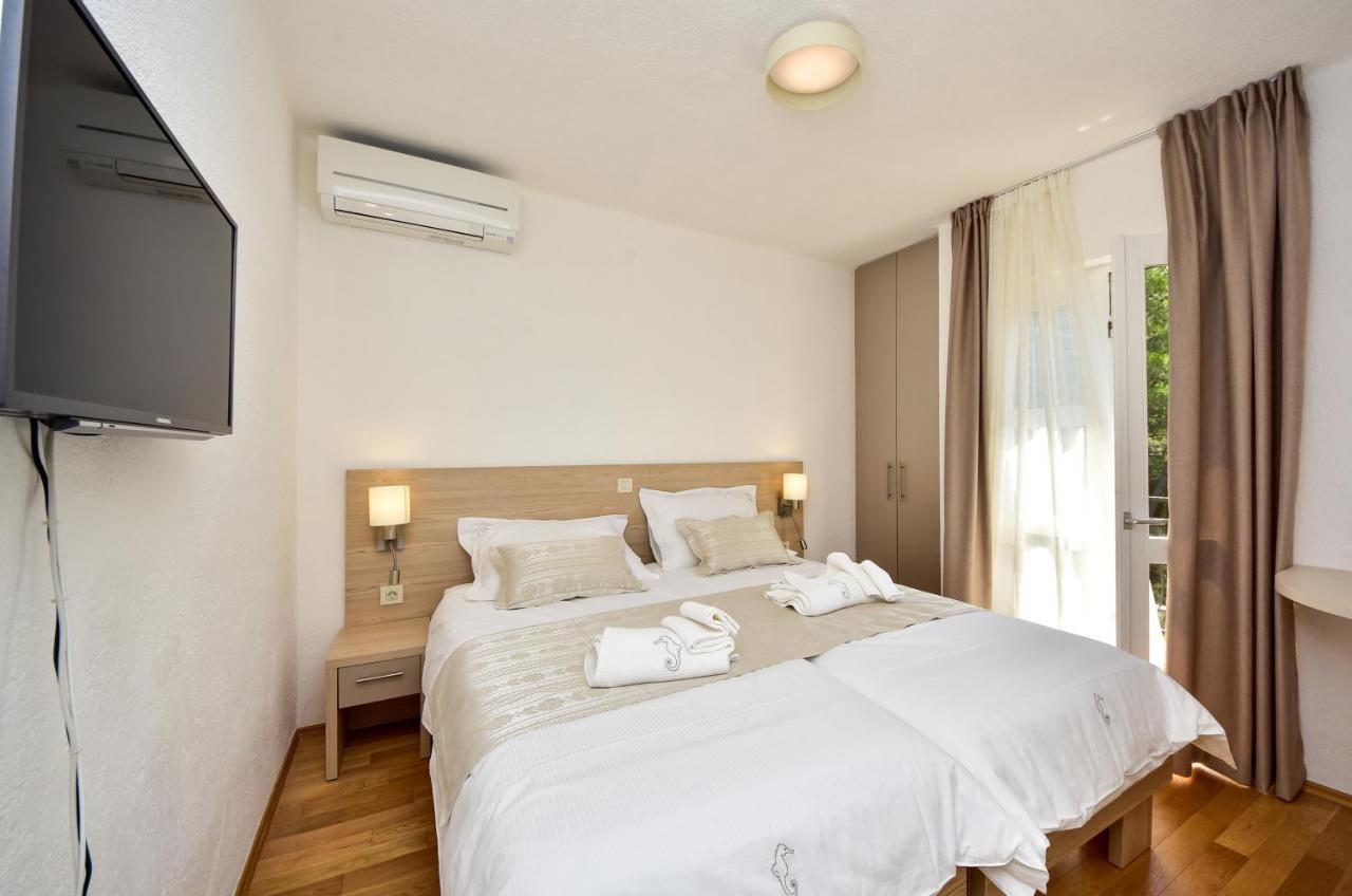 Apartamento In Olive Garden Starigrad Paklenica Exterior foto