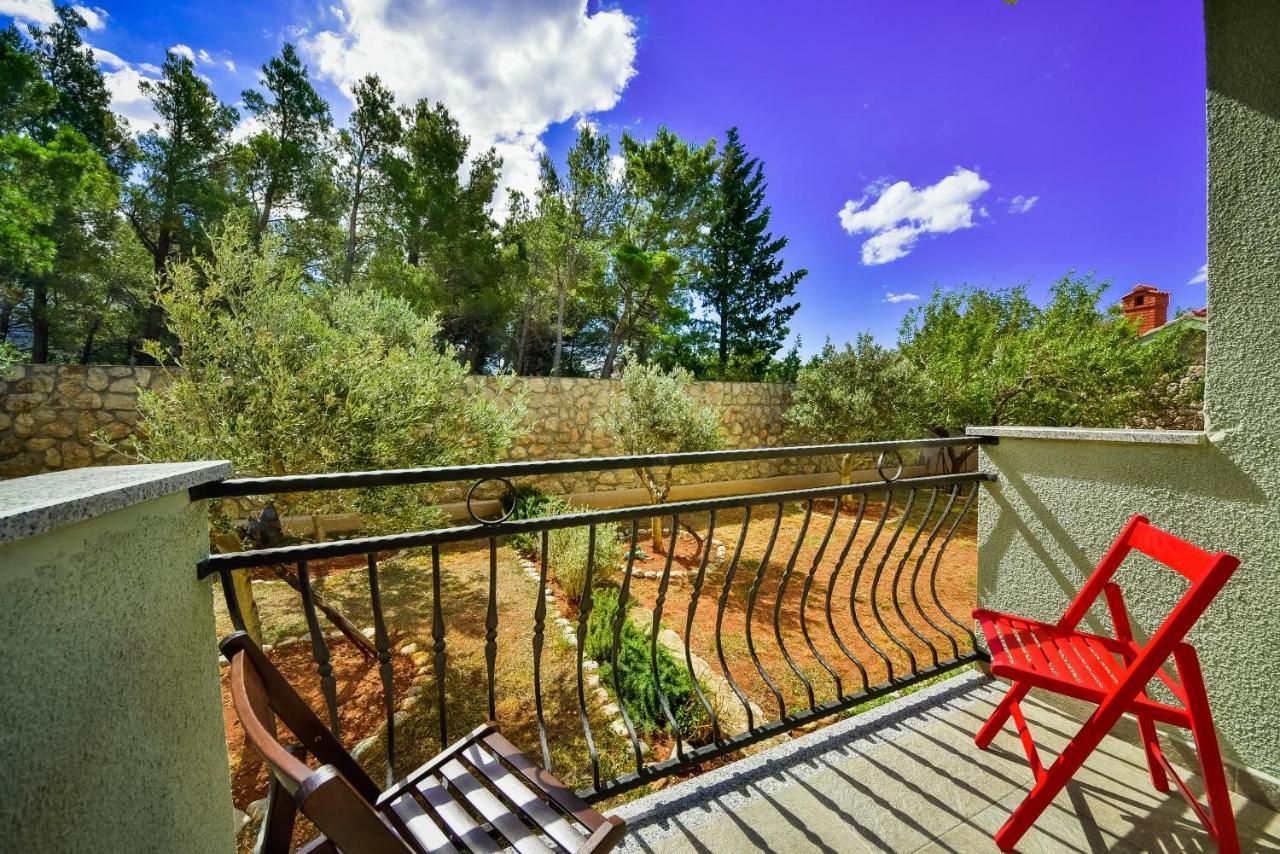 Apartamento In Olive Garden Starigrad Paklenica Exterior foto