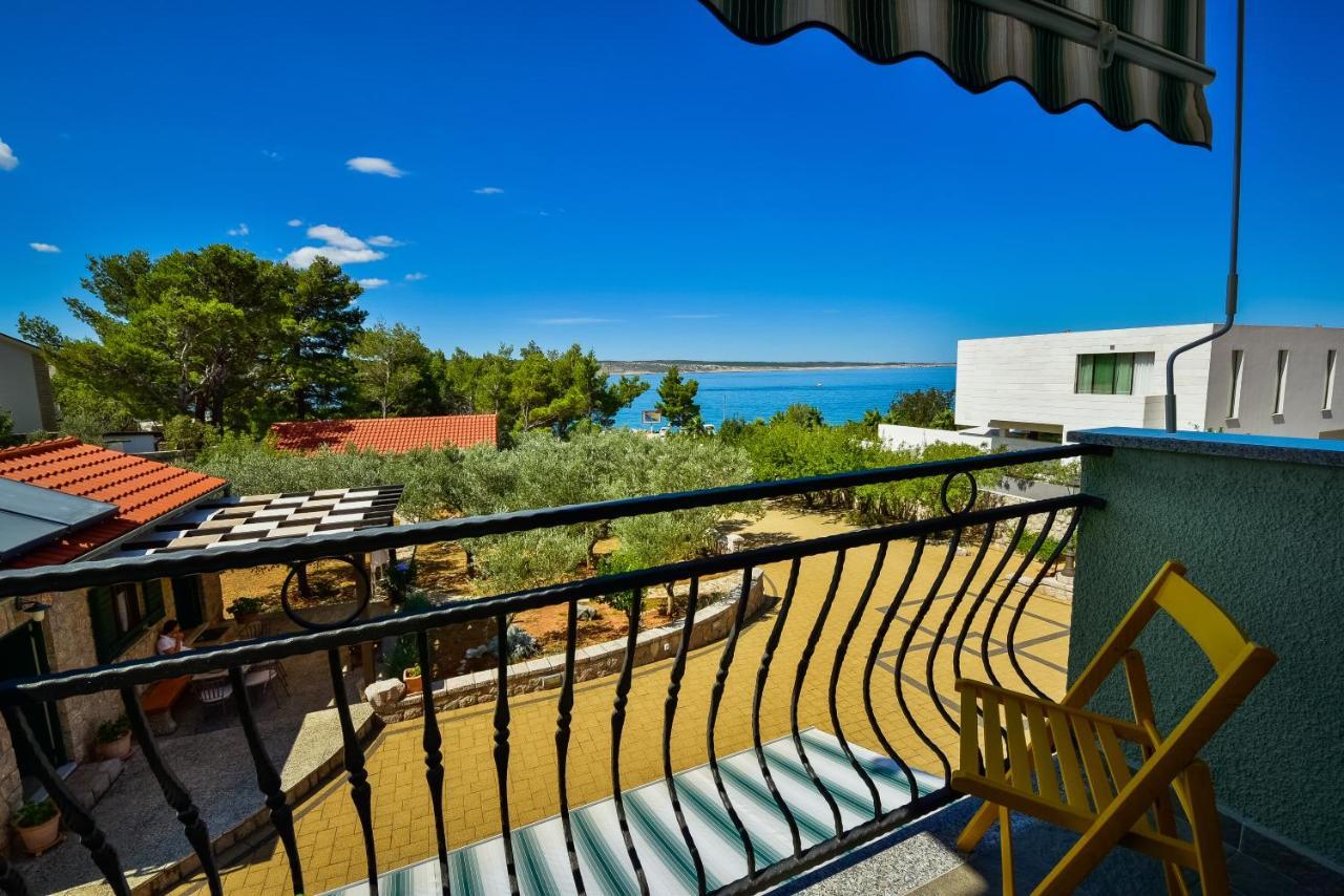 Apartamento In Olive Garden Starigrad Paklenica Exterior foto