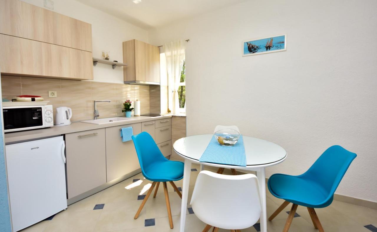 Apartamento In Olive Garden Starigrad Paklenica Exterior foto