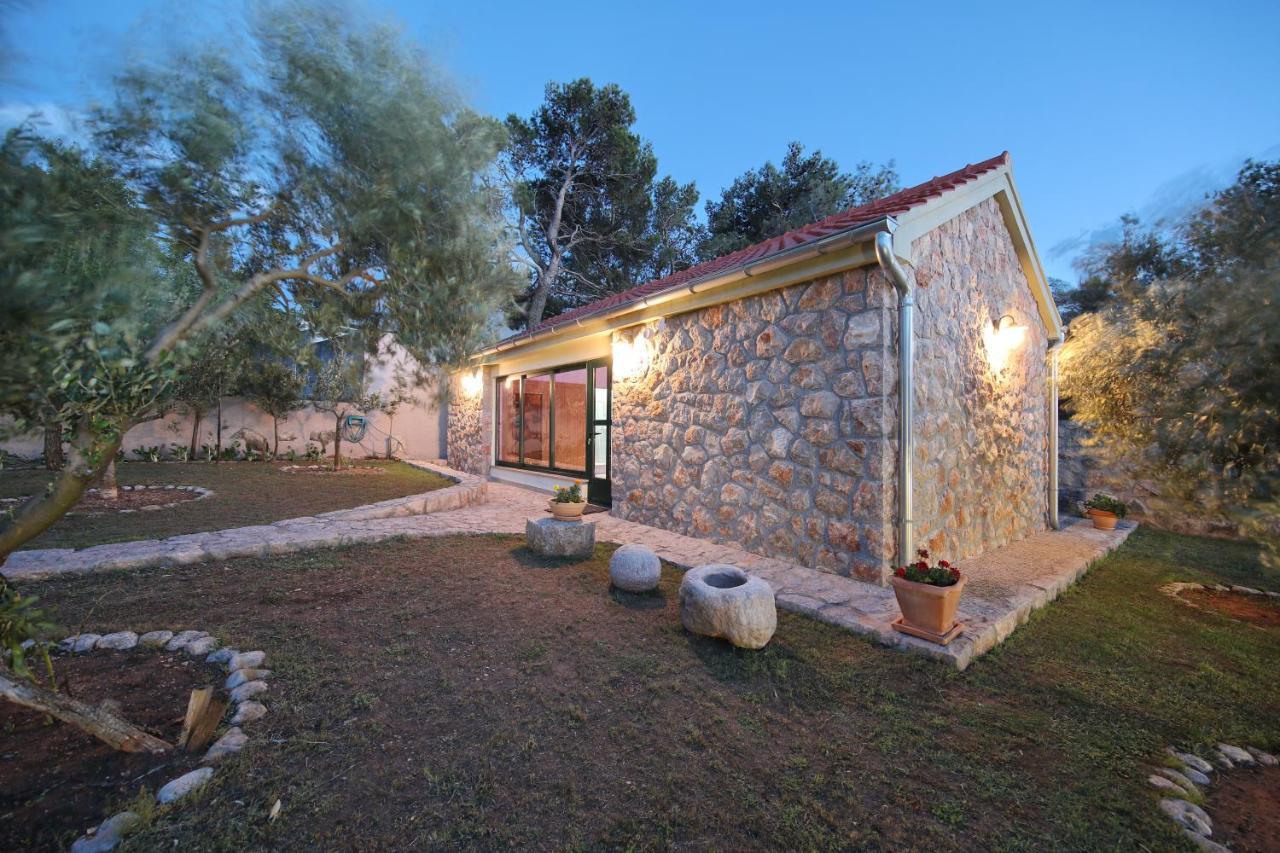 Apartamento In Olive Garden Starigrad Paklenica Exterior foto