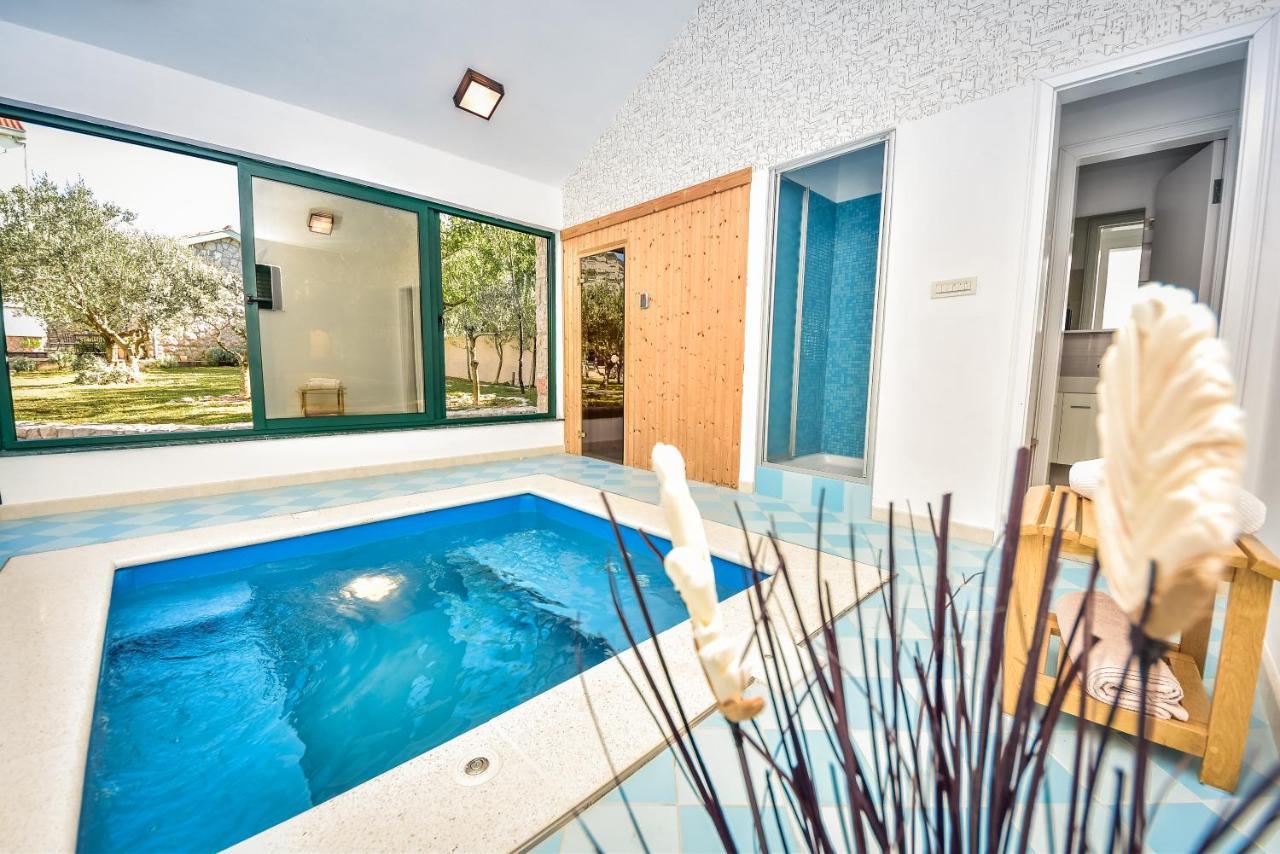 Apartamento In Olive Garden Starigrad Paklenica Exterior foto