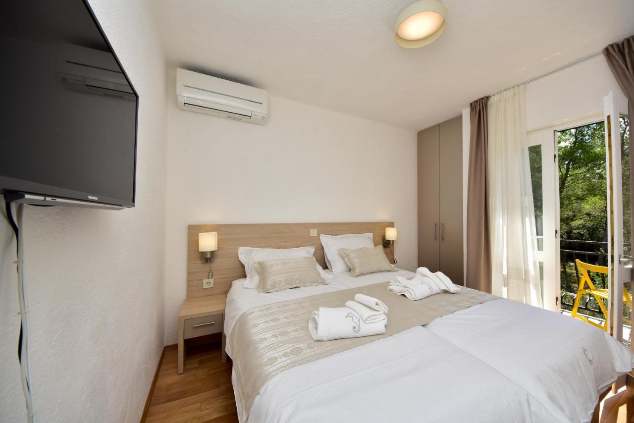 Apartamento In Olive Garden Starigrad Paklenica Exterior foto